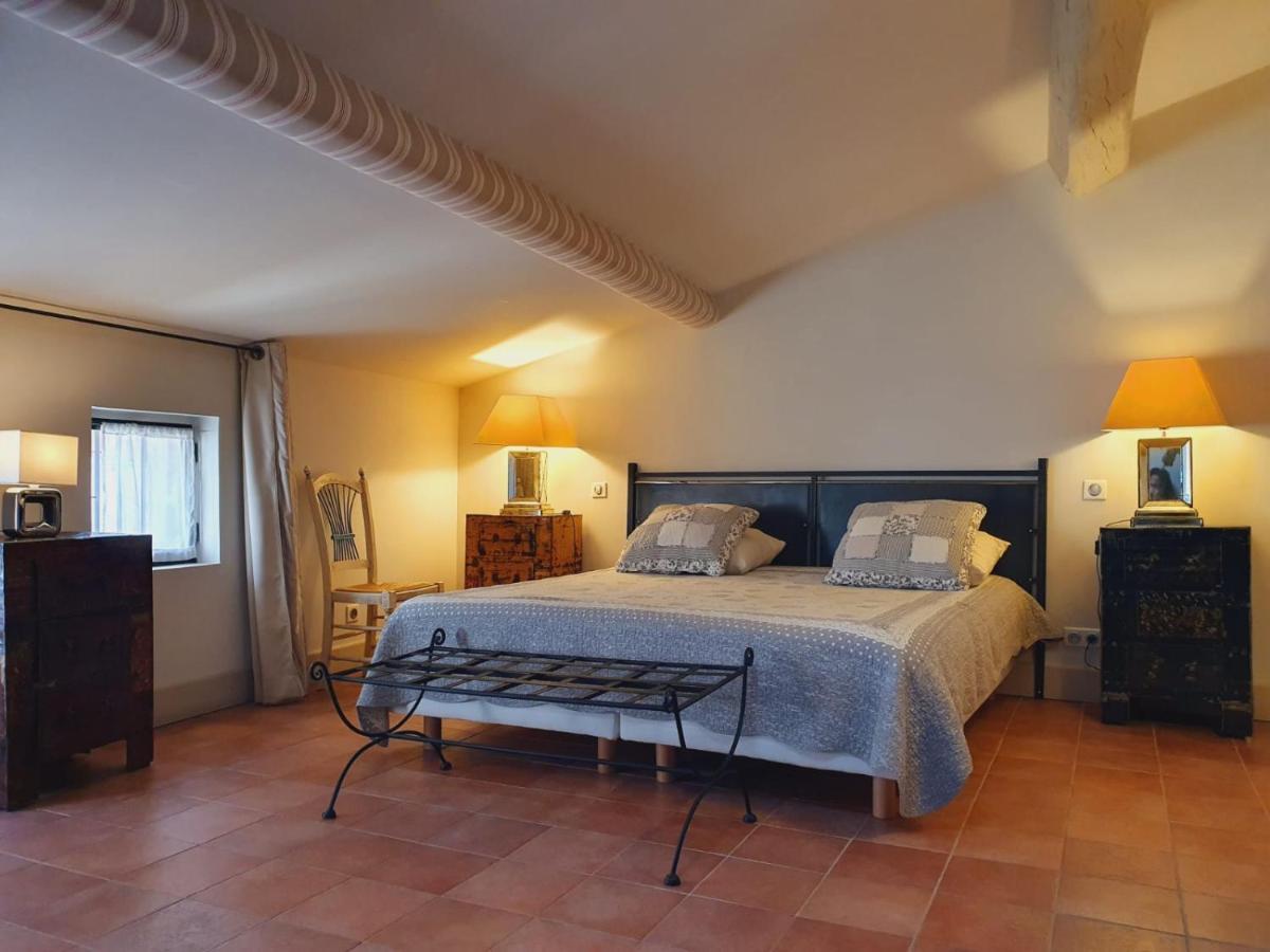 La Petite Hostellerie Юзес Екстер'єр фото