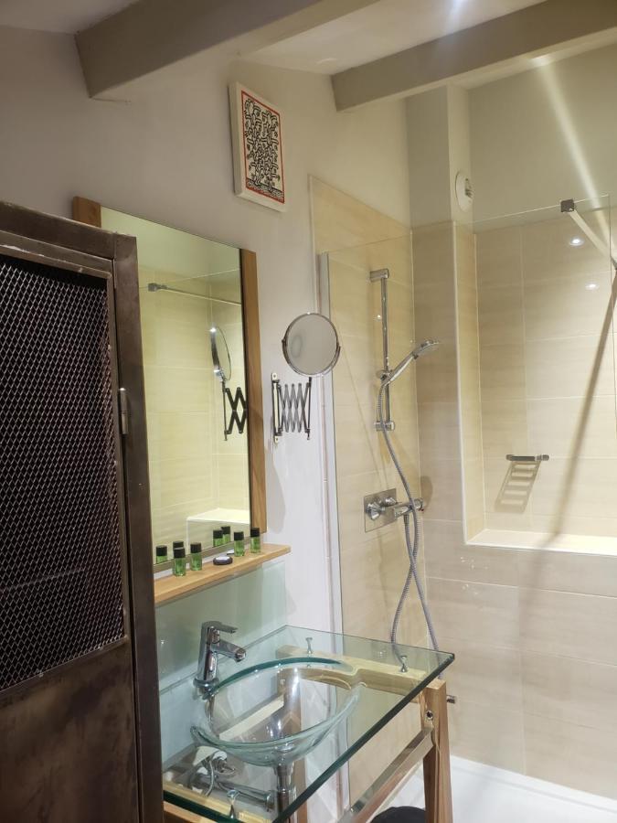 La Petite Hostellerie Юзес Екстер'єр фото