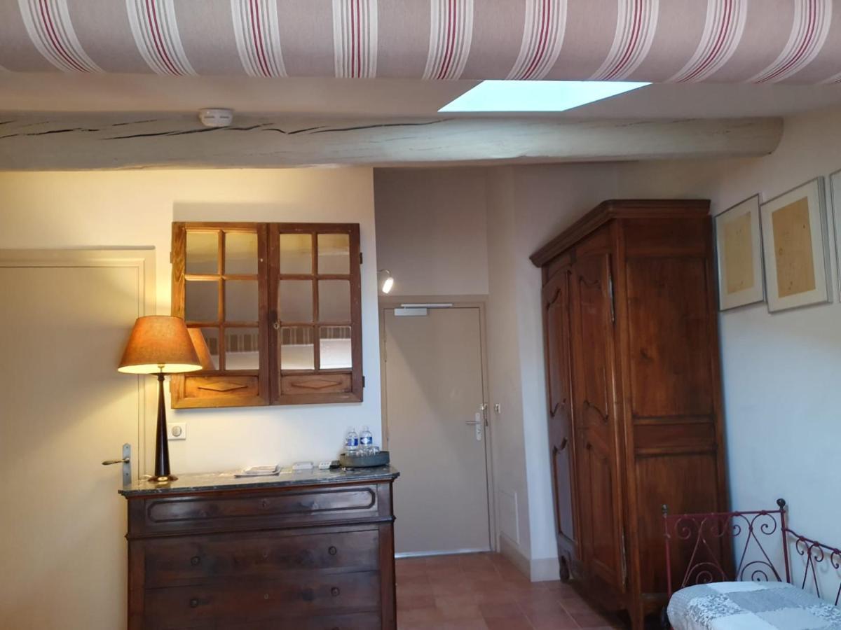 La Petite Hostellerie Юзес Екстер'єр фото