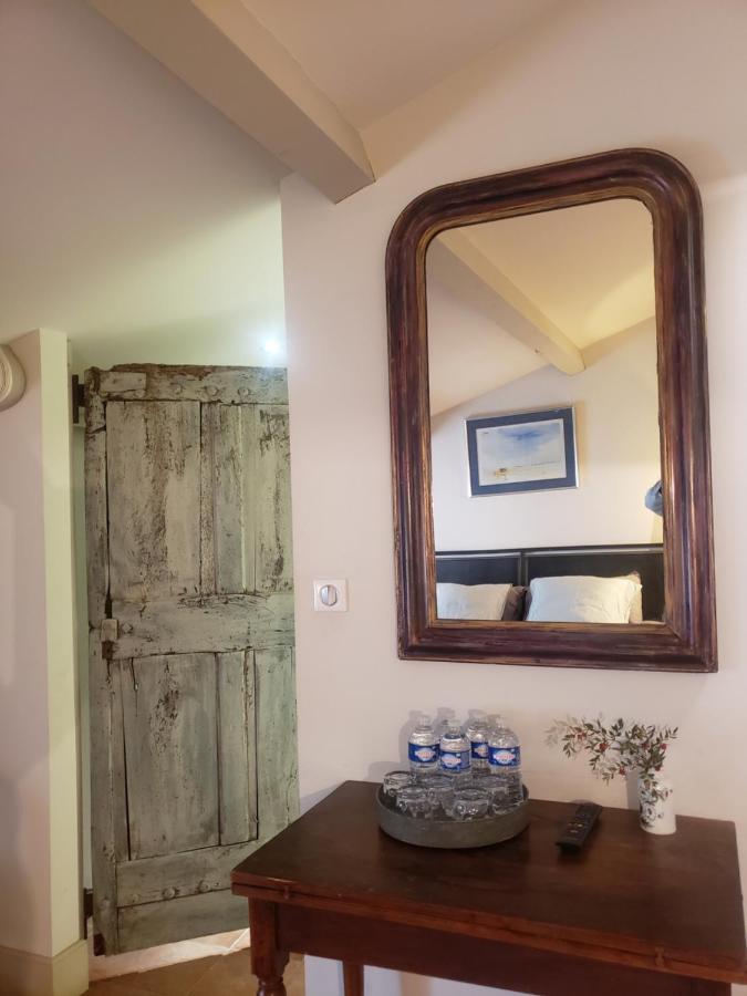 La Petite Hostellerie Юзес Екстер'єр фото