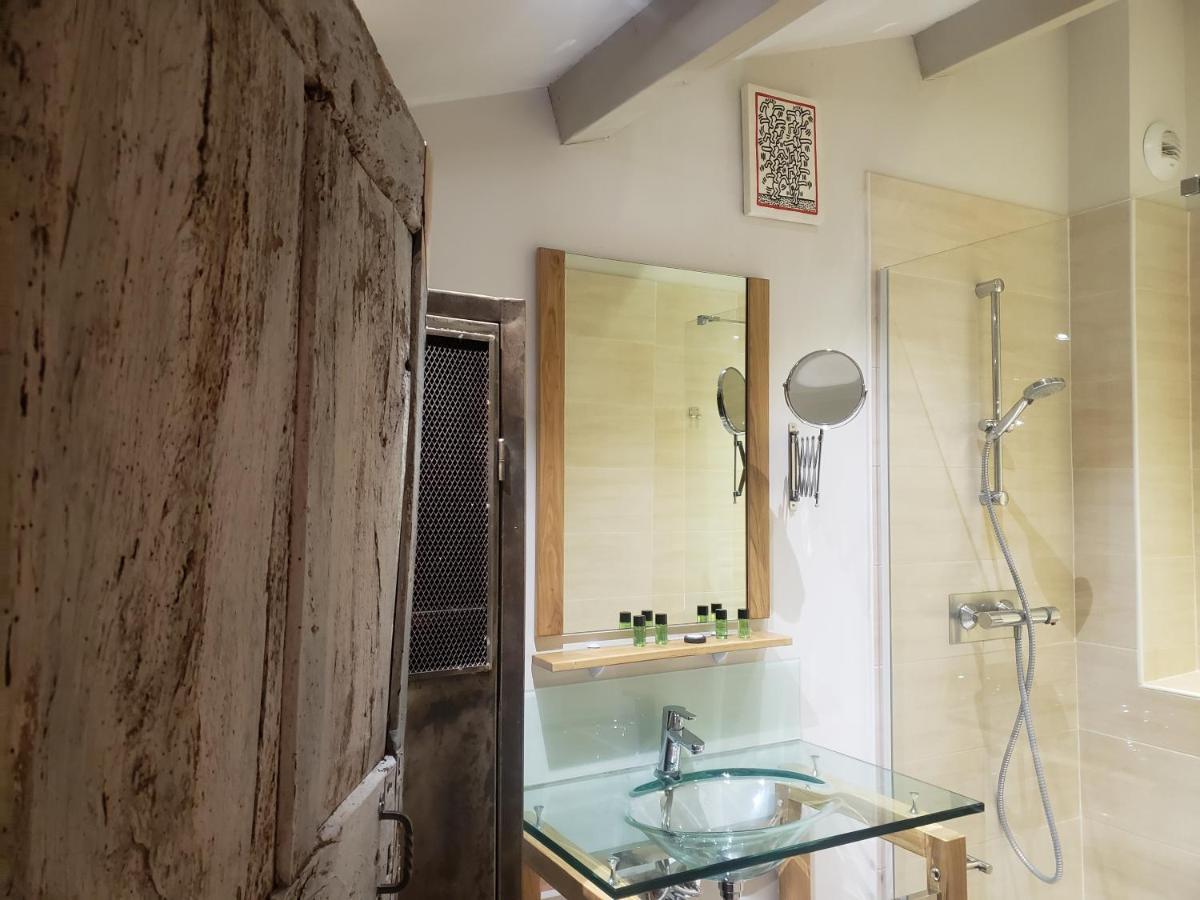 La Petite Hostellerie Юзес Екстер'єр фото