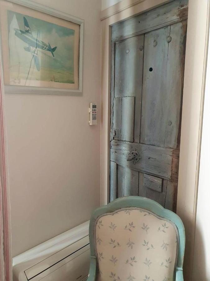 La Petite Hostellerie Юзес Екстер'єр фото
