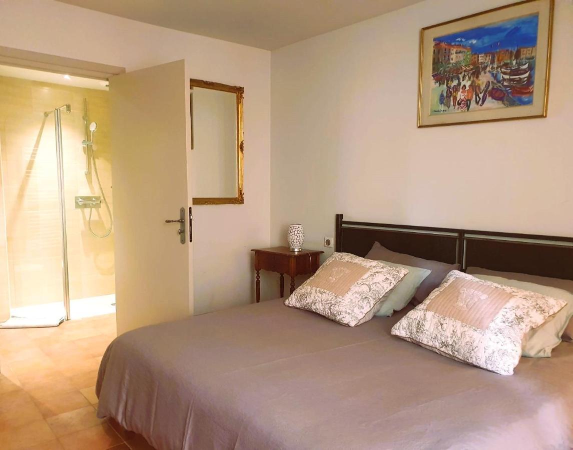 La Petite Hostellerie Юзес Екстер'єр фото